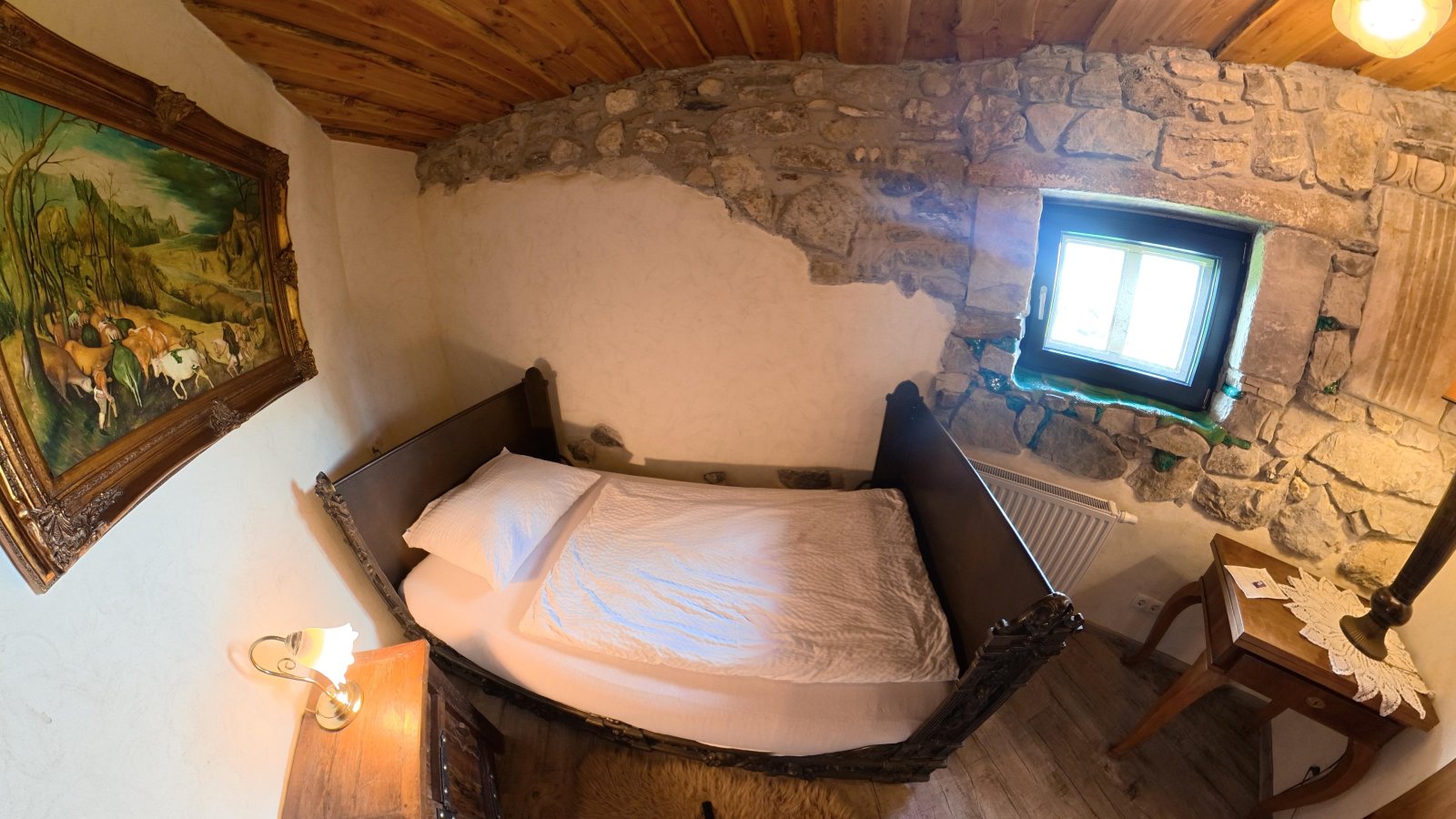 Zimmer 32 · Burgzimmer