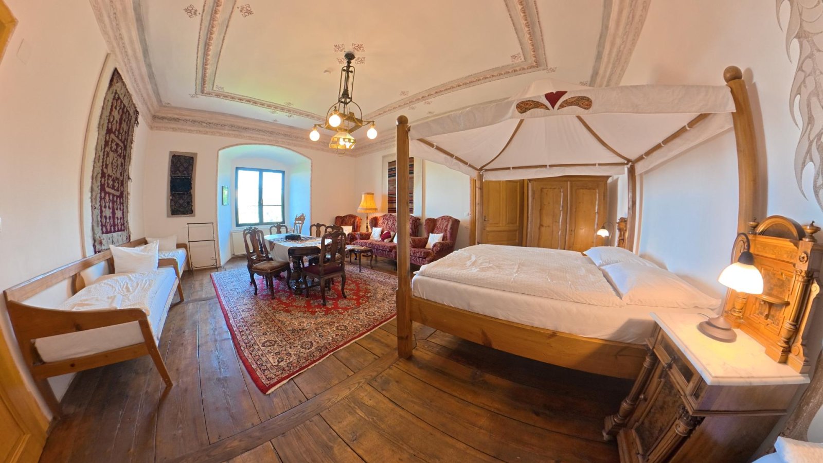 Zimmer 11 · Ritterzimmer