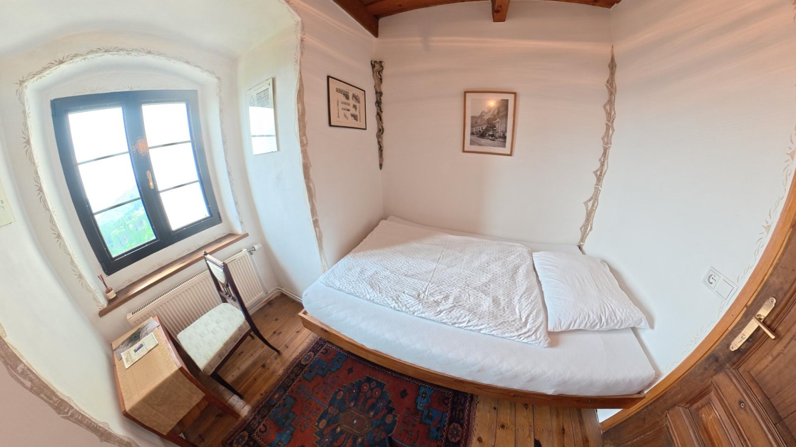 Zimmer 22 · Burgzimmer